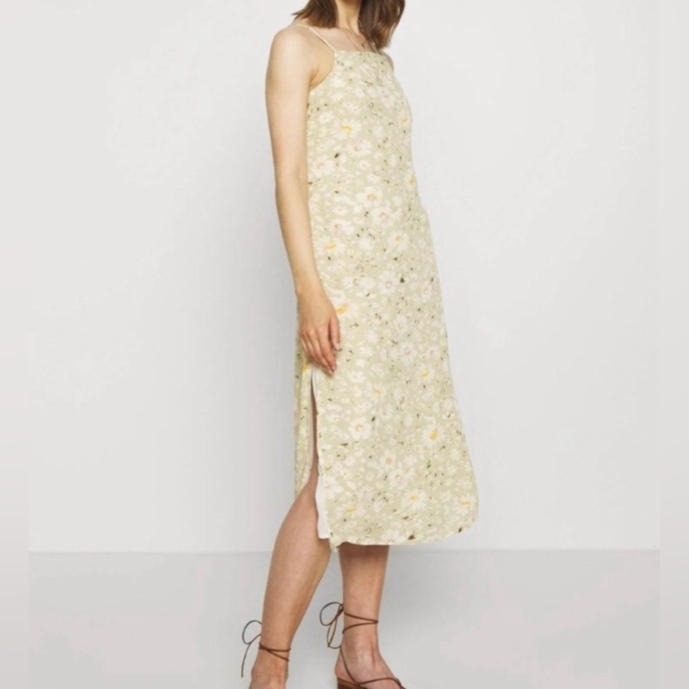 American Eagle Outfitters Floral Keyhole Back Midi Dress Cottagecore